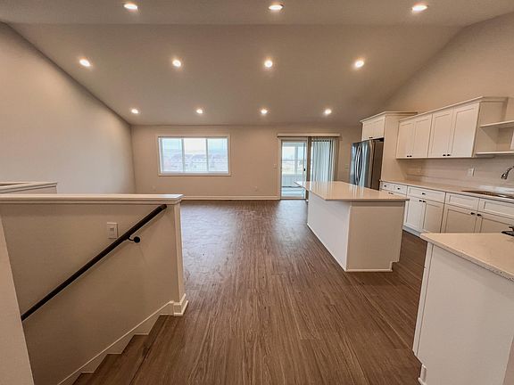 2nd image of 607 S Division St