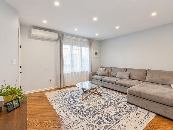 5th image of 25-54 47th St