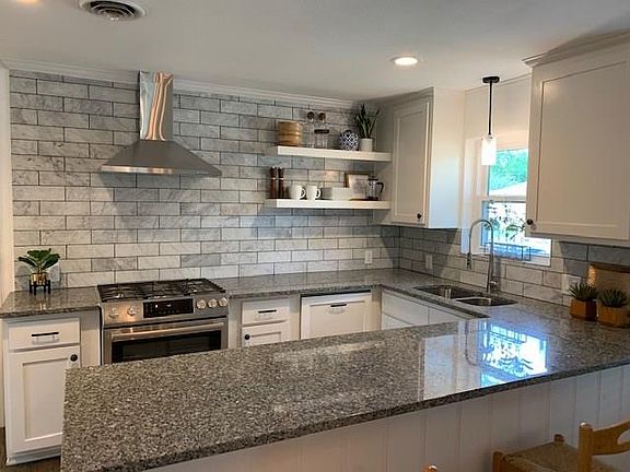 5th image of 537 Greenleaf Dr