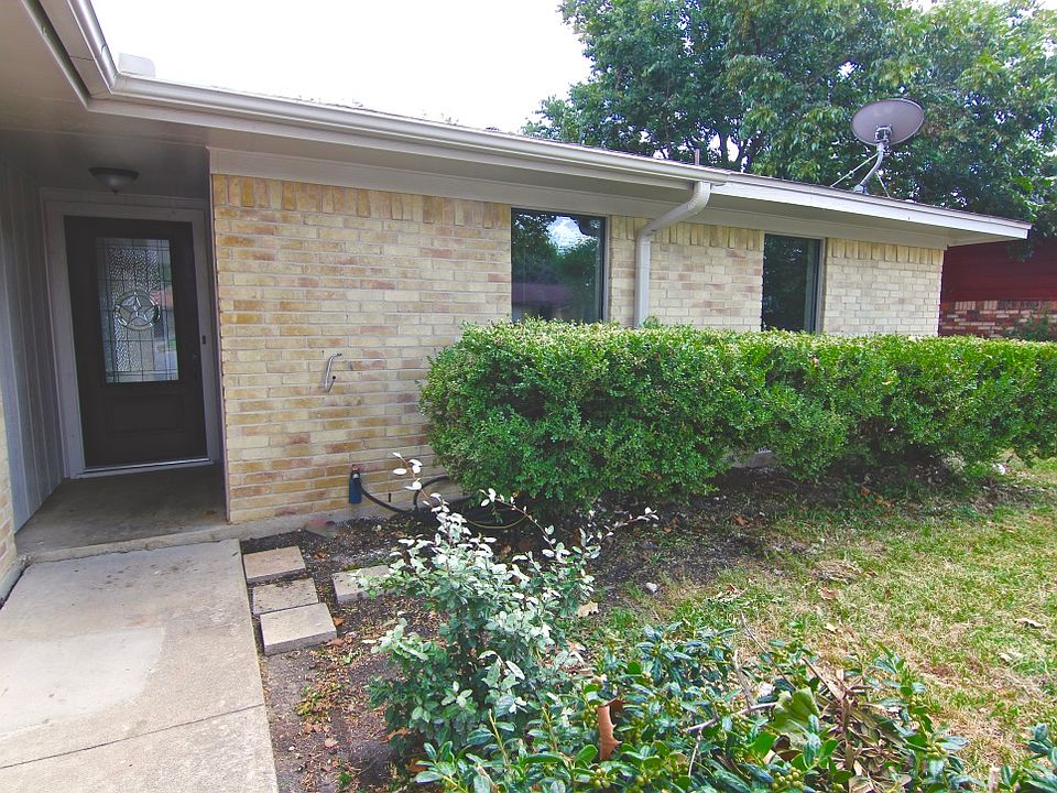 1st image of 2902 Greystone Dr