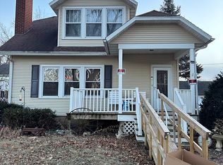 9 W Roe St, Shannon, IL 61078