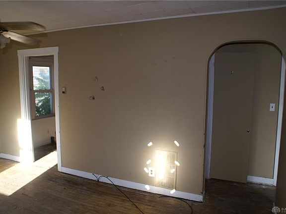 3rd image of 205 N Jay St