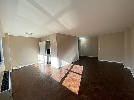 3rd image of 305 E 86th St APT 14HW