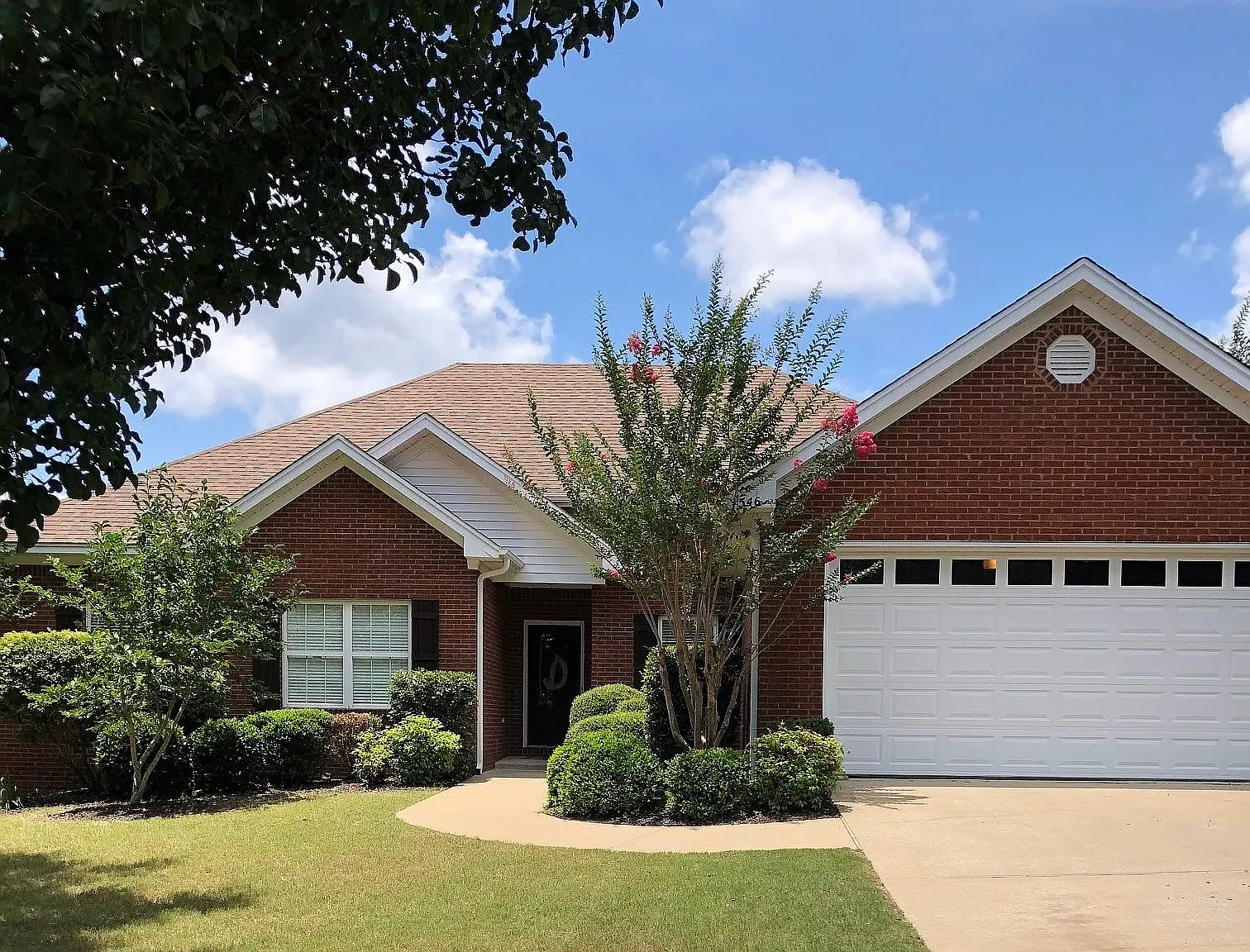4 bed, 2003 sqft, $2,900 — Photo 2