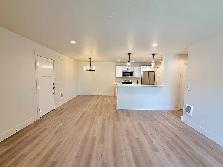 424 S Olive Ave #104 — Photo 16