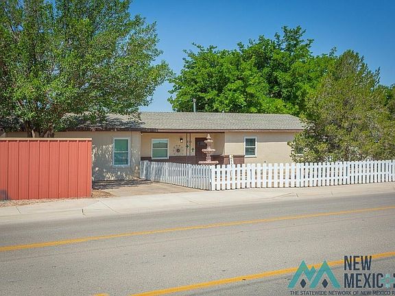2nd image of 1301 W Briscoe Ave
