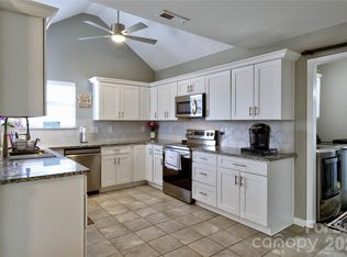 518 Lisa Carol Dr, Mooresville, NC 28115