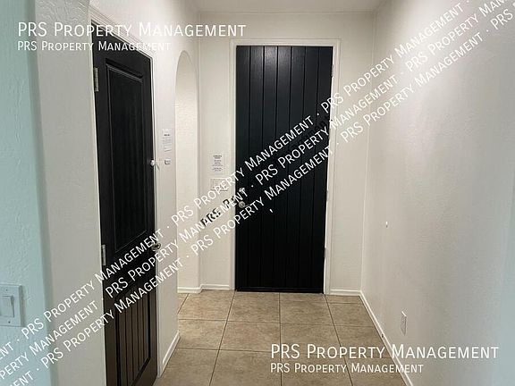 2nd image of 1719 E Dubois Ave