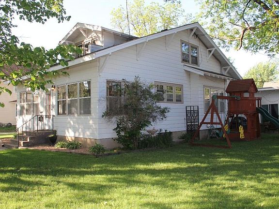 2nd image of 120 14th Ave N