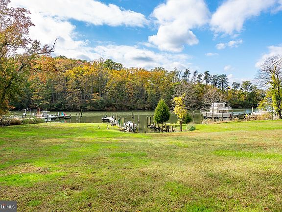 3rd image of 715 Harness Creek View Dr
