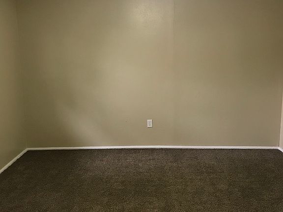 4th image of 2811 1/2 Residence St