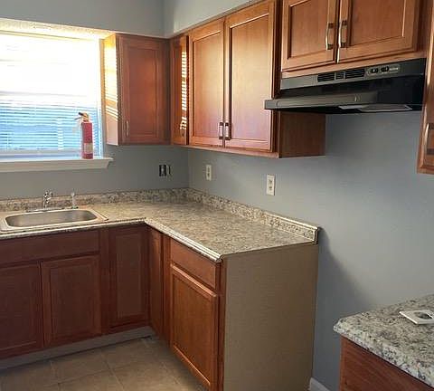 3rd image of 621 Revere Dr