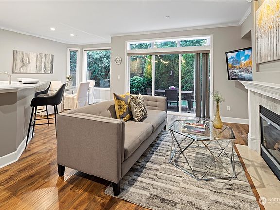 4th image of 13812 SE Newport Way