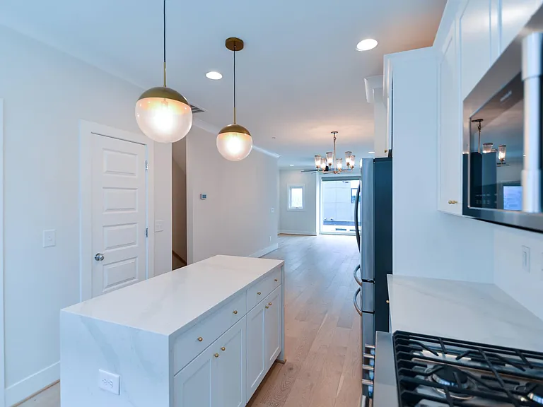 5 Seawell Ave #105 — Photo 1