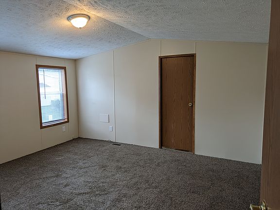 3rd image of 405 Van Buren Cir #405