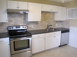 2826 Hillgate Rd, Columbus, OH 43207