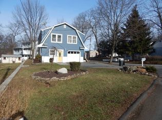 75 Wildwood Shores Dr, Hopatcong, NJ 07843