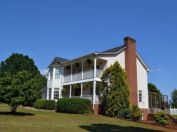 3rd image of 207 S Quail Ln