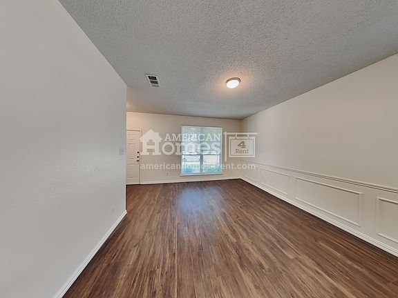 4th image of 4311 Bent Oaks Dr