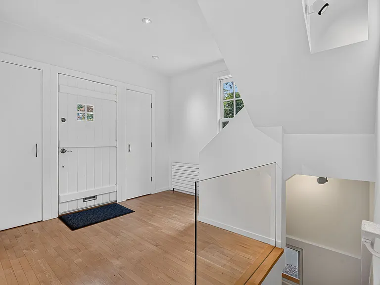 3113 45th St NW — Photo 5