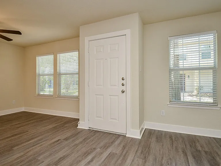 3935 Federal Ln — Photo 3