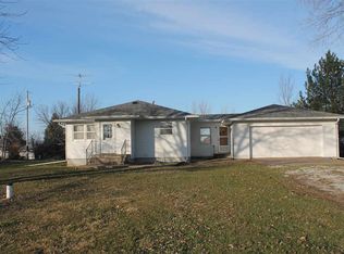 4462 Middle St SE, Lone Tree, IA 52755