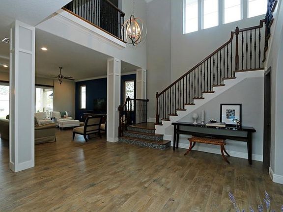 4th image of 878 Lake Brim Dr