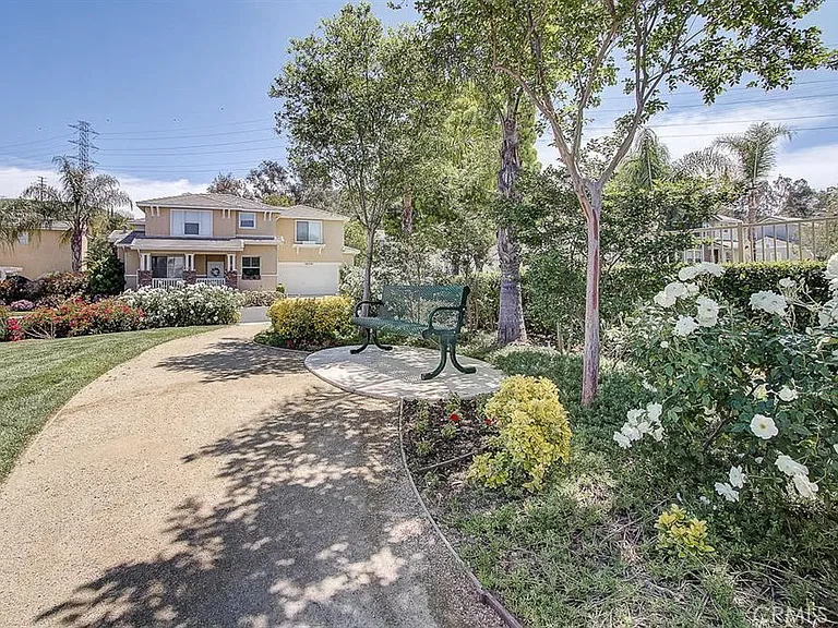 28545 Calex Dr — Photo 35