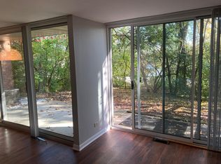 6006 Forest View Rd APT 1A, Lisle, IL