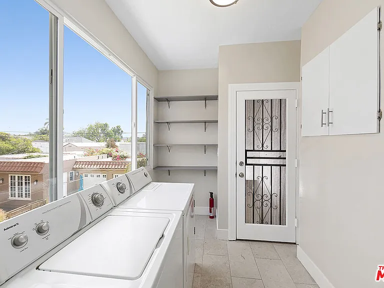 1150 S Tremaine Ave — Photo 8