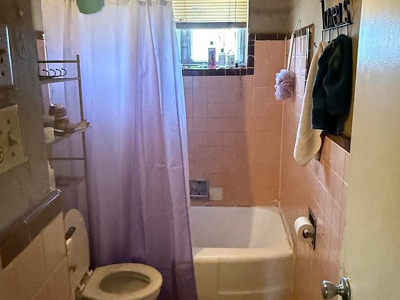 4th image of 16 Rosemont Dr