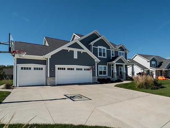 3rd image of W223N4515 Boxleaf LANE