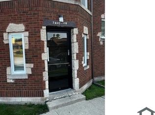 2449 W 80th St APT 3, Chicago, IL 60652