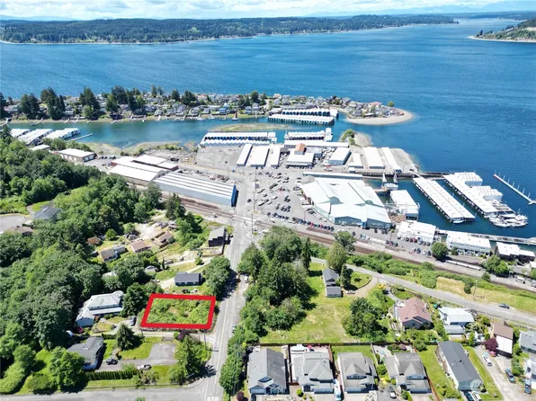 8824 19th Street W, University Place, WA 98466
