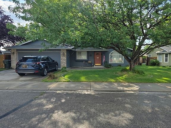 3rd image of 1064 N Crestley Ave