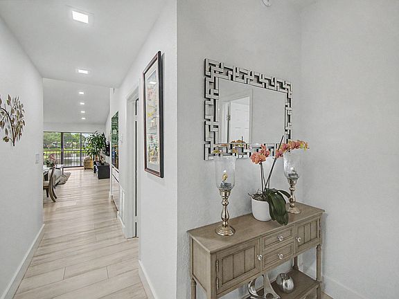 5th image of 5154 Oak Hill Lane #1022