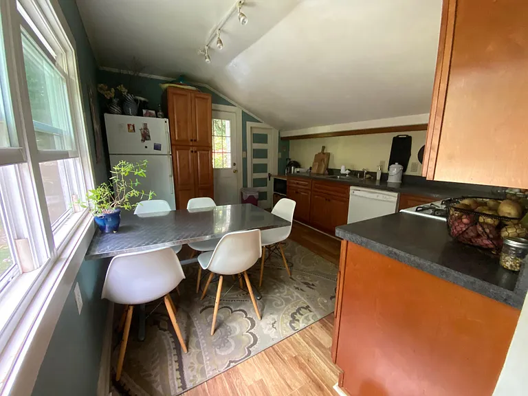 6 Stillwell St — Photo 2