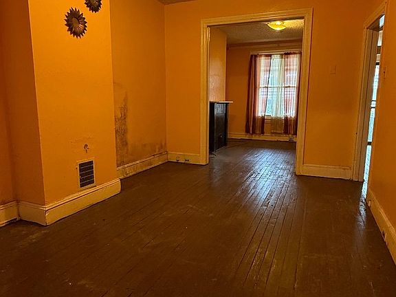 4th image of 6033 Kershaw St