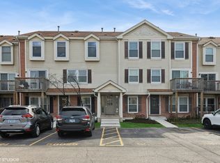 5602 Tinder Dr #5, Rolling Meadows, IL 60008