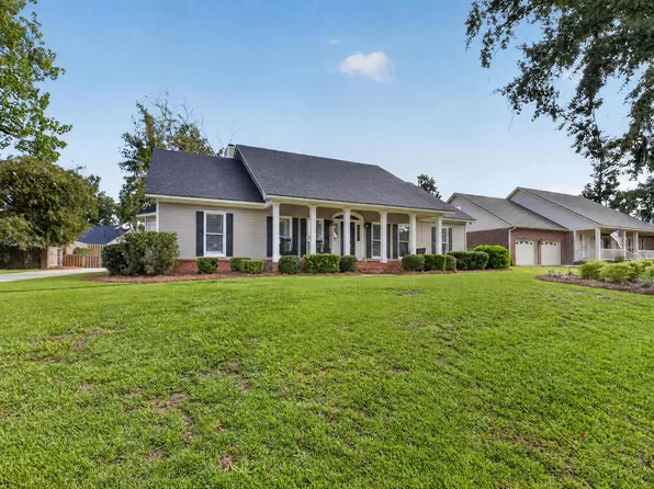 1015 Williamsburg Dr, Valdosta, GA 31602