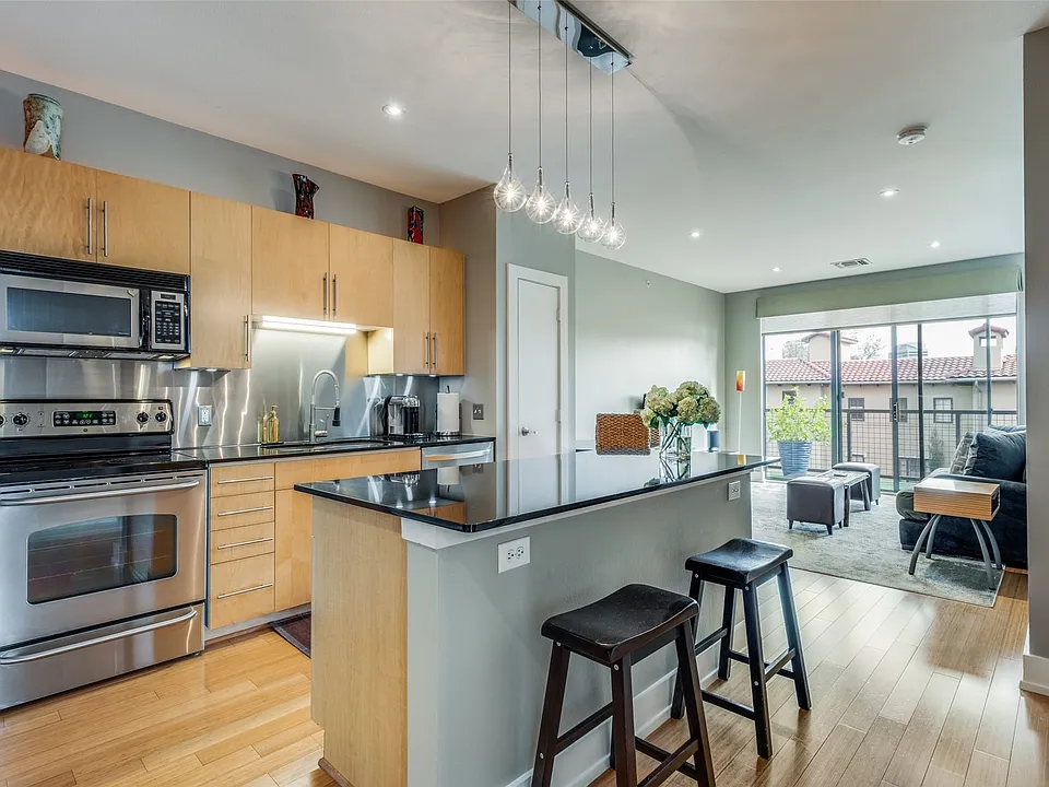 4333 Gilbert Ave #321