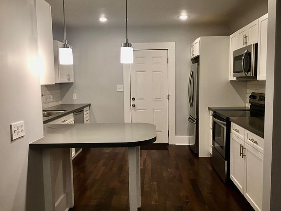kitchen/bar