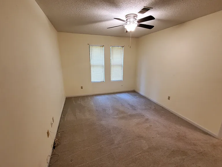 237 Timber Ct — Photo 16