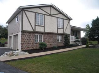 19 Possum Rd, Hamburg, PA 19526