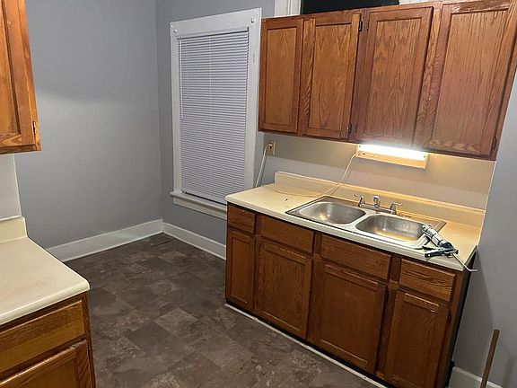 2nd image of 331 Wood St #331