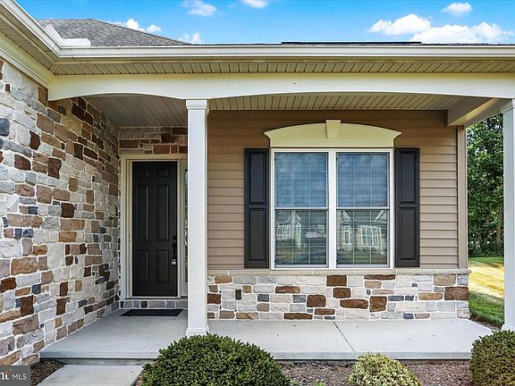 5th image of 226 Carmella Dr