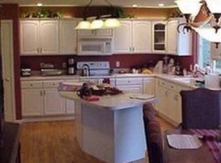 11893 Deer Valley Trl, Dubuque, IA 52001