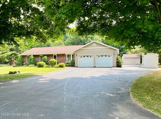 17 Kenney Way, Castleton, NY 12033
