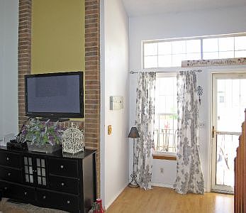 Living Room w/ Gas Fireplace