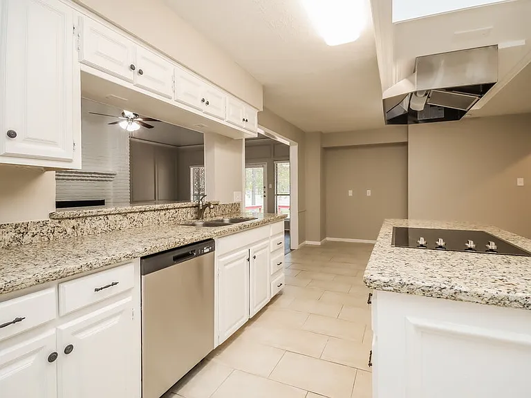 18 Laguna Rd — Photo 8